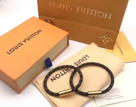 Vòng tay LV – vẻ đẹp của sự sang trọng 