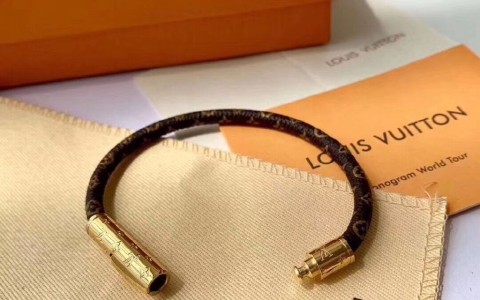Tìm hiểu về vòng tay Louis Vuitton Confidential Bracelet 