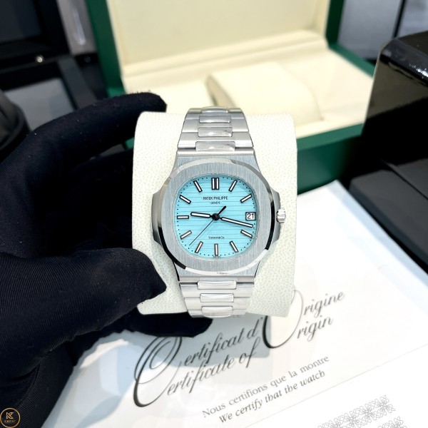  đồng hồ Patek Philippe Super Fake Nautilus 5711 Tiffany-Blue