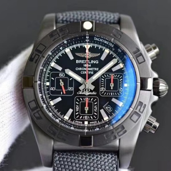 Đồng Hồ Breitling Chronomat 44 GMT Black Dial Like Auth