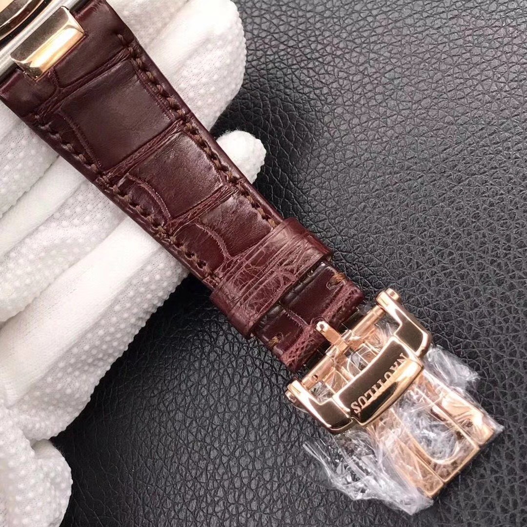 Kiểu dáng Đồng Hồ Patek Philippe 5712R NAUTILUS Gold Fake đẹp