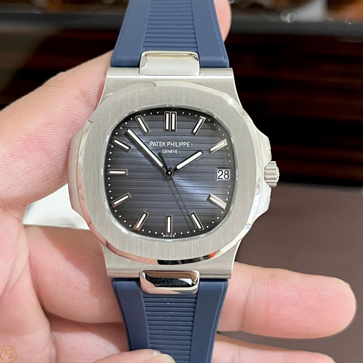 Đồng Hồ Patek Philippe Nautilus 5711 Siêu Cấp 1:1 Dây Rubber B được nhiều người yêu thích