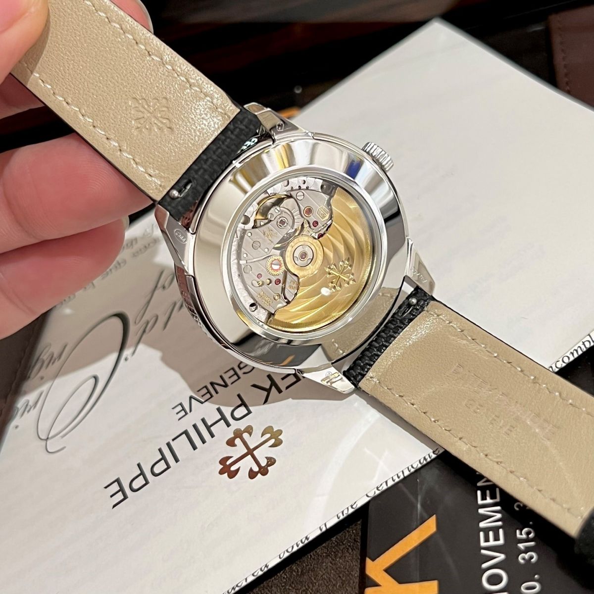 Dây đeo Đồng Hồ Patek Philippe Fake liên kết mặt số chắc chắn