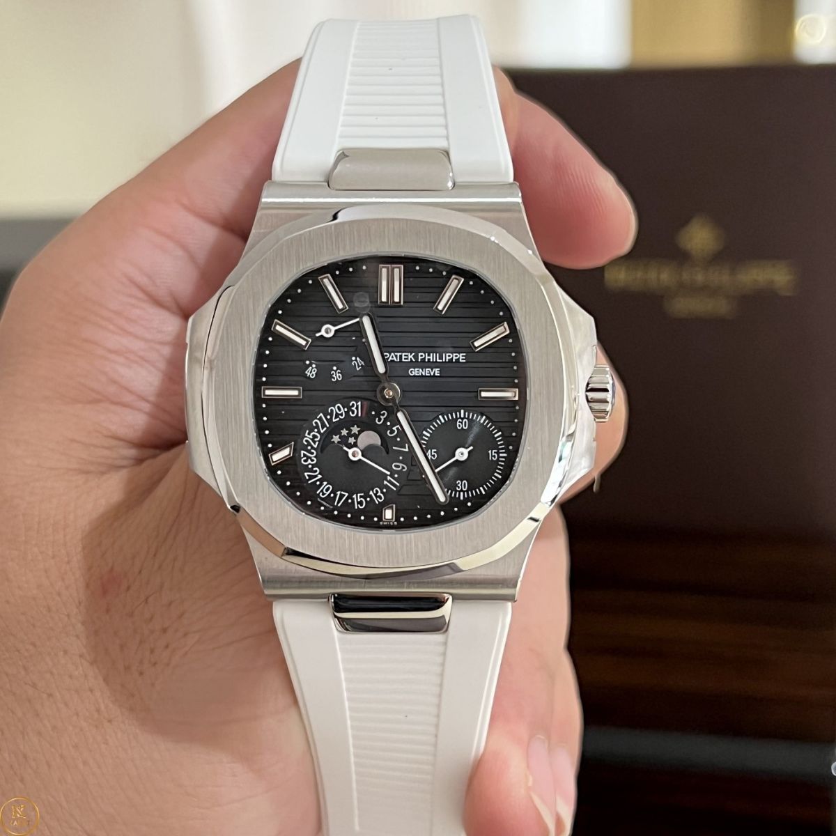 Mẫu Đồng Hồ Patek Philippe Supper Fake 1:1 Nautilus 5712 RG/WG Dây Rubber B đẹp