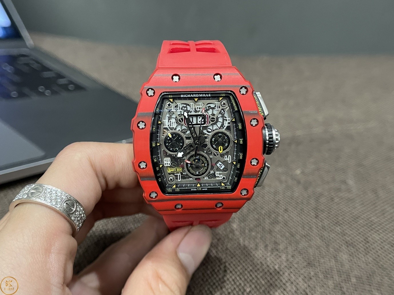 Ấn tượng thiết kế đồng hồ super fake