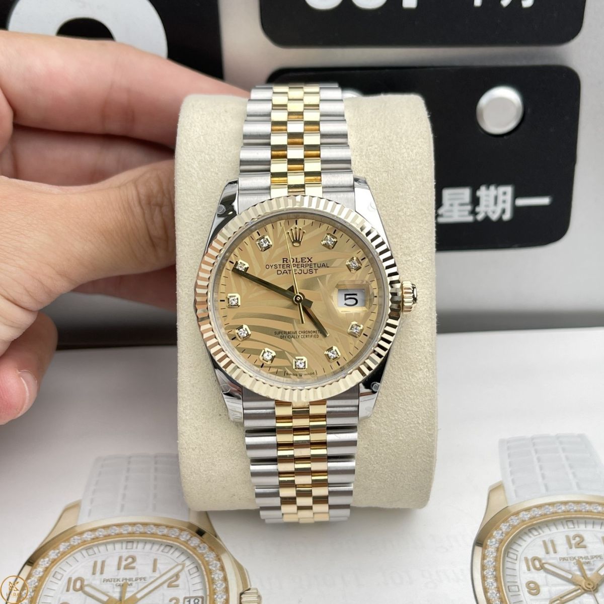 Giải mã sức hút của Rolex fake Datejust 126233 Mặt Lá Cọ