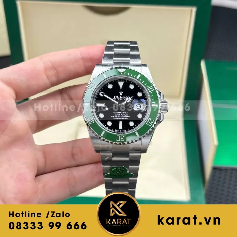 Đồng Hồ Rolex Submariner Date “Starbuck” 126610LV trang bị bộ máy Caliber 3235 phiên bản siêu tinh xảo, được thiết kế với cơ chế Free-Sprung và loại bỏ cần gạt truyền thống