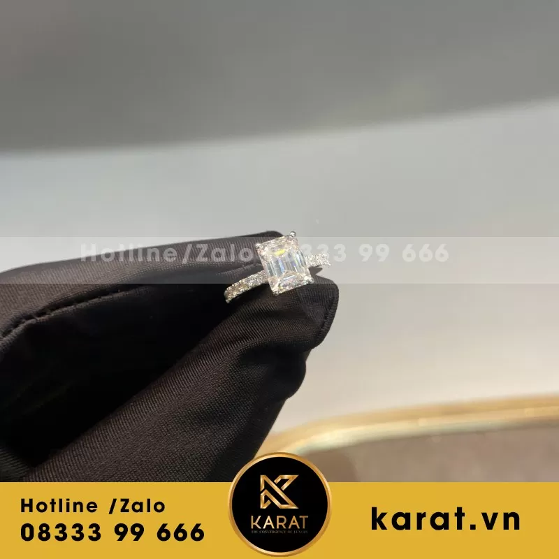 Nhẫn Nữ Vàng Trắng Emeral